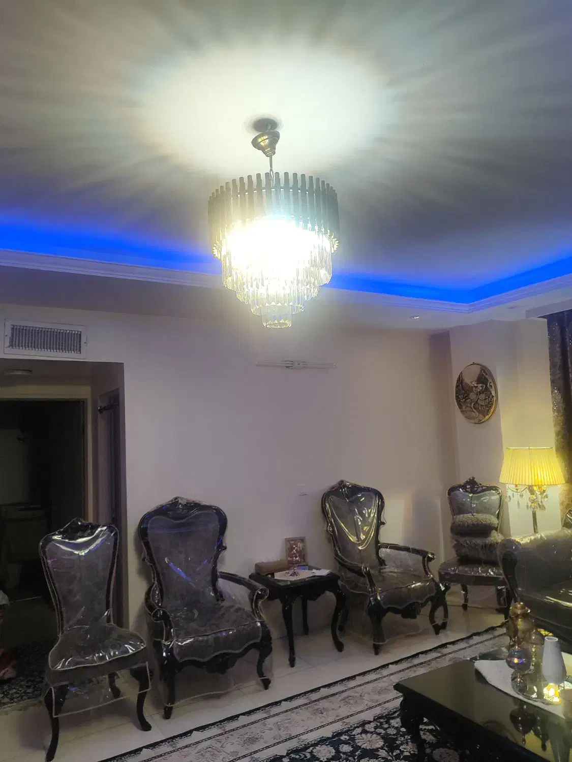 لوستر ۸ شاخه تمیز و زیبا|لوستر و چراغ آویز|تهران, امیر بهادر|دیوار