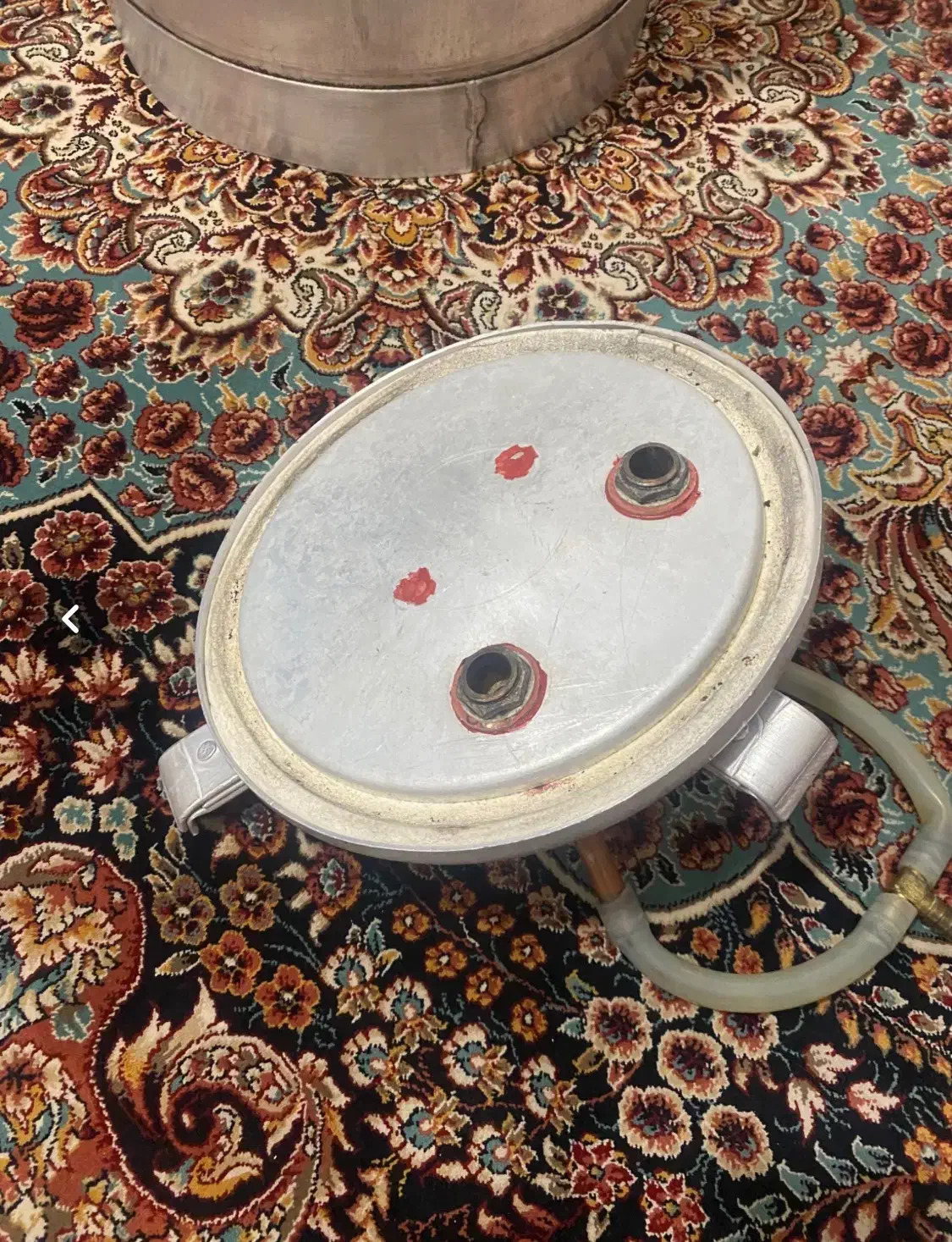 یک دستگاه گلاب گیر|ظروف پخت‌وپز|هشتگرد, شهرک راه آهن|دیوار