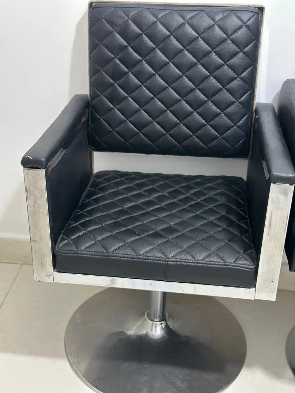 صندلی چرم مخصوص آرایشگاه|آرایشگاه و سالن‌های زیبایی|قائم‌شهر, |دیوار