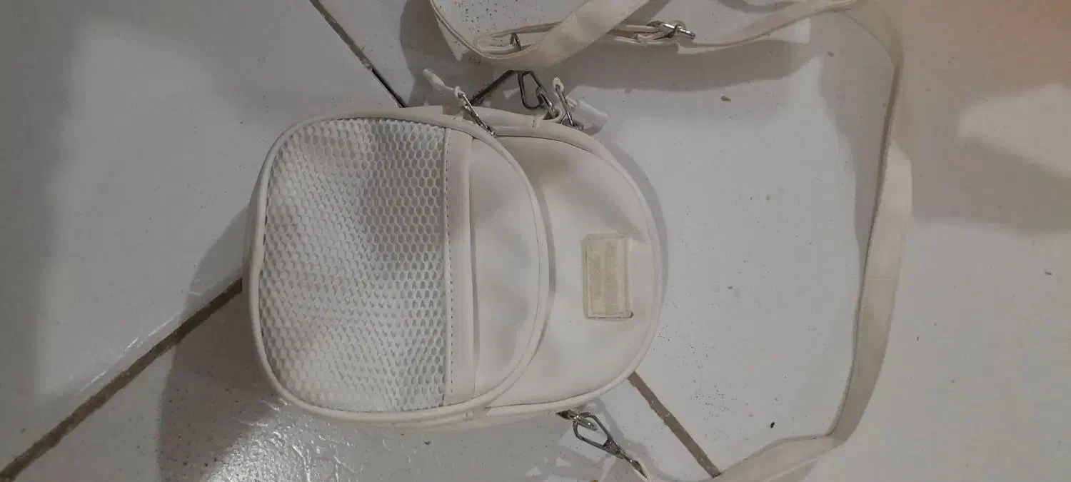 کیف و کفش اسپرت سفید|کیف، کفش، کمربند|سبزوار, توحیدشهر|دیوار