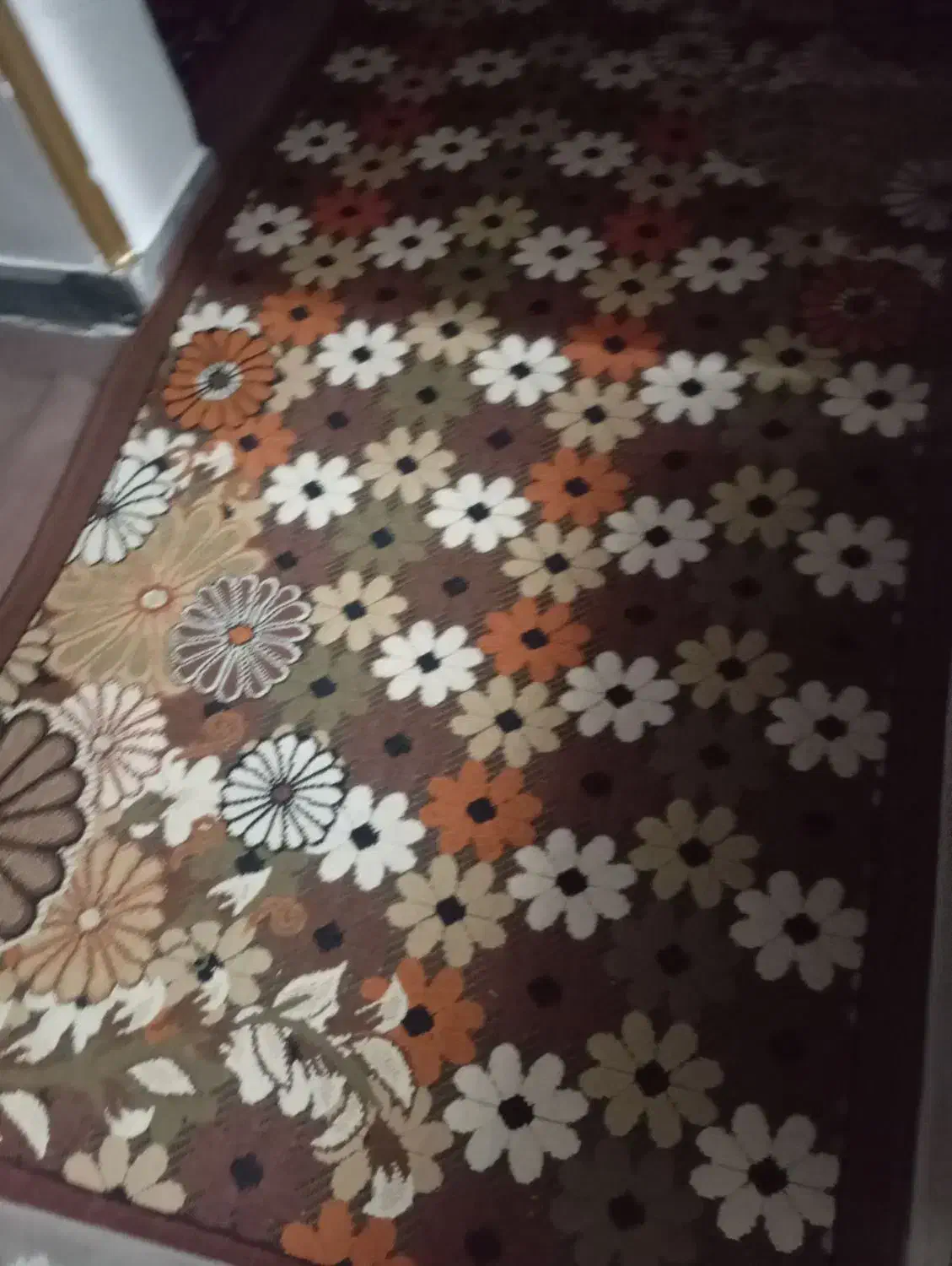 گلیمموجوداست|گلیم، جاجیم، گبه|لنگرود, |دیوار