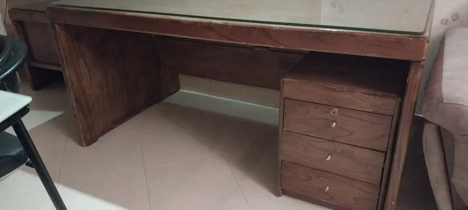 حراج میز اداری ال شکل با چوب گردو با چوب گردو|مبلمان اداری|تهران, تهرانسر مرکزی|دیوار