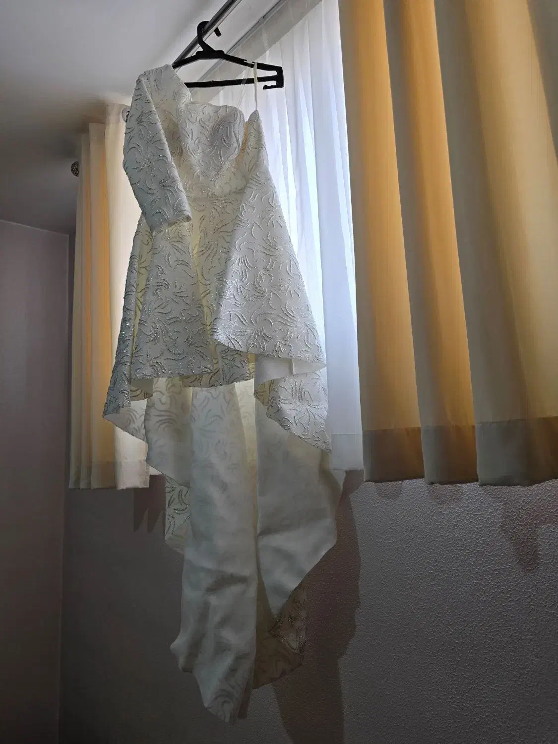 لباس|لباس|شاهین‌شهر, خانه کارگر|دیوار