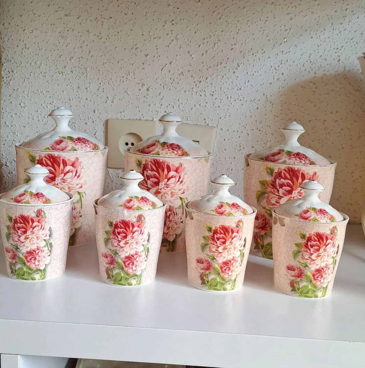 سرویس پاسماوری|ظروف پخت‌وپز|صومعه‌سرا, |دیوار