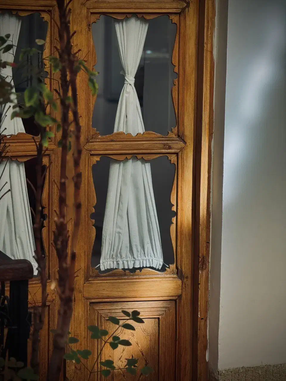 استخدام نیروی سالندار در رستوران موسیو آراکل|استخدام خدمات فروشگاه و رستوران|اصفهان, جلفا|دیوار