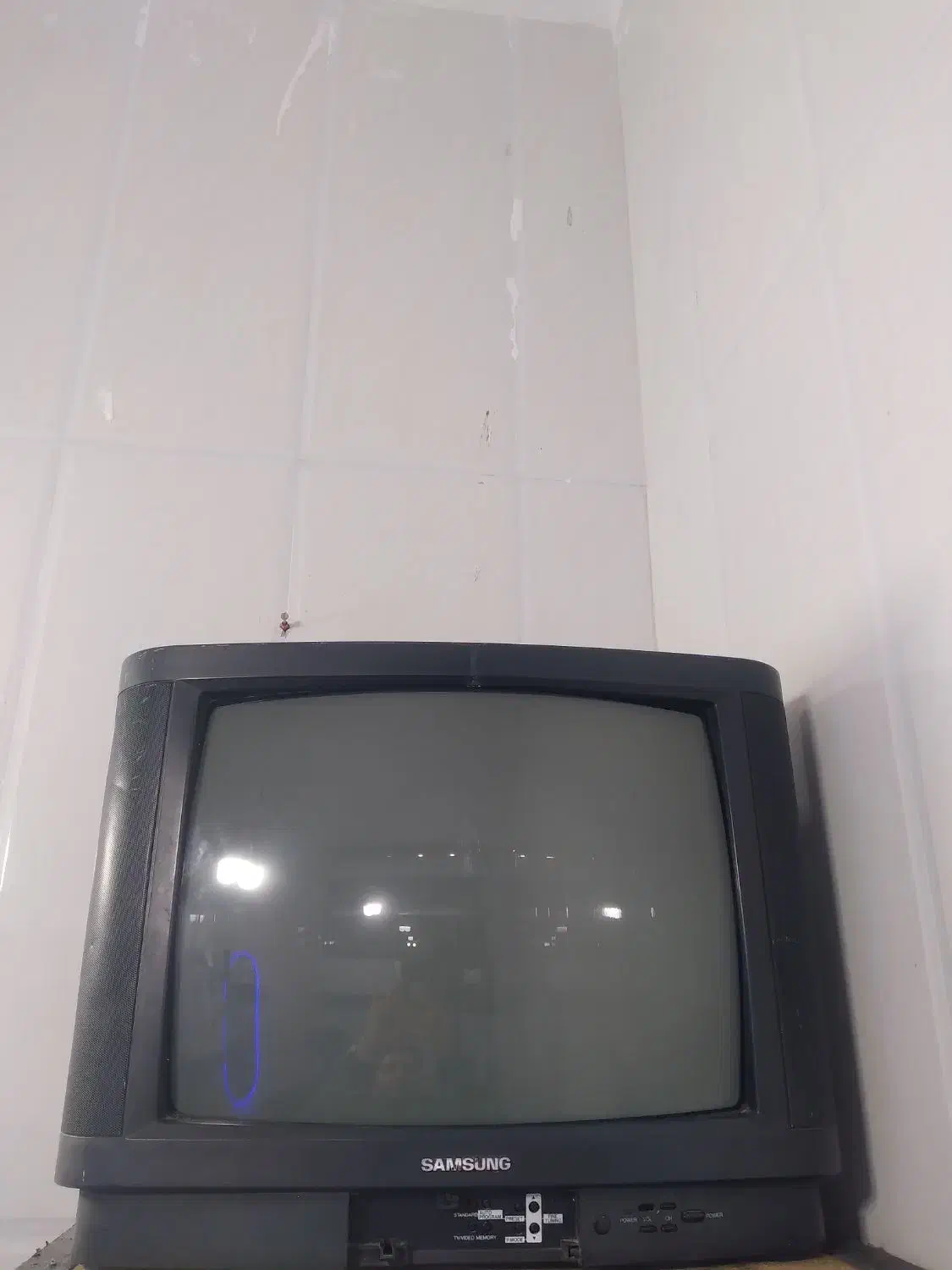 تلوزیون ۲۱ اینج سامسونگ سالم در حد|تلویزیون و پروژکتور|ملایر, |دیوار
