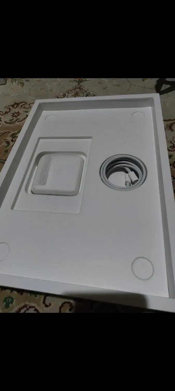 مک بوک پرو2022 به همراه مجیک موس وهاب|رایانه همراه|قم, زنبیل آباد|دیوار