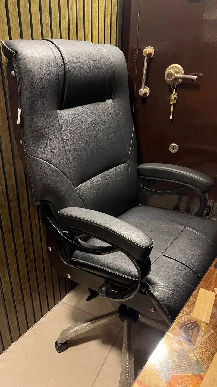 میز و صندلی جلسه شیک|دفتر کار|رشت, فلسطین|دیوار