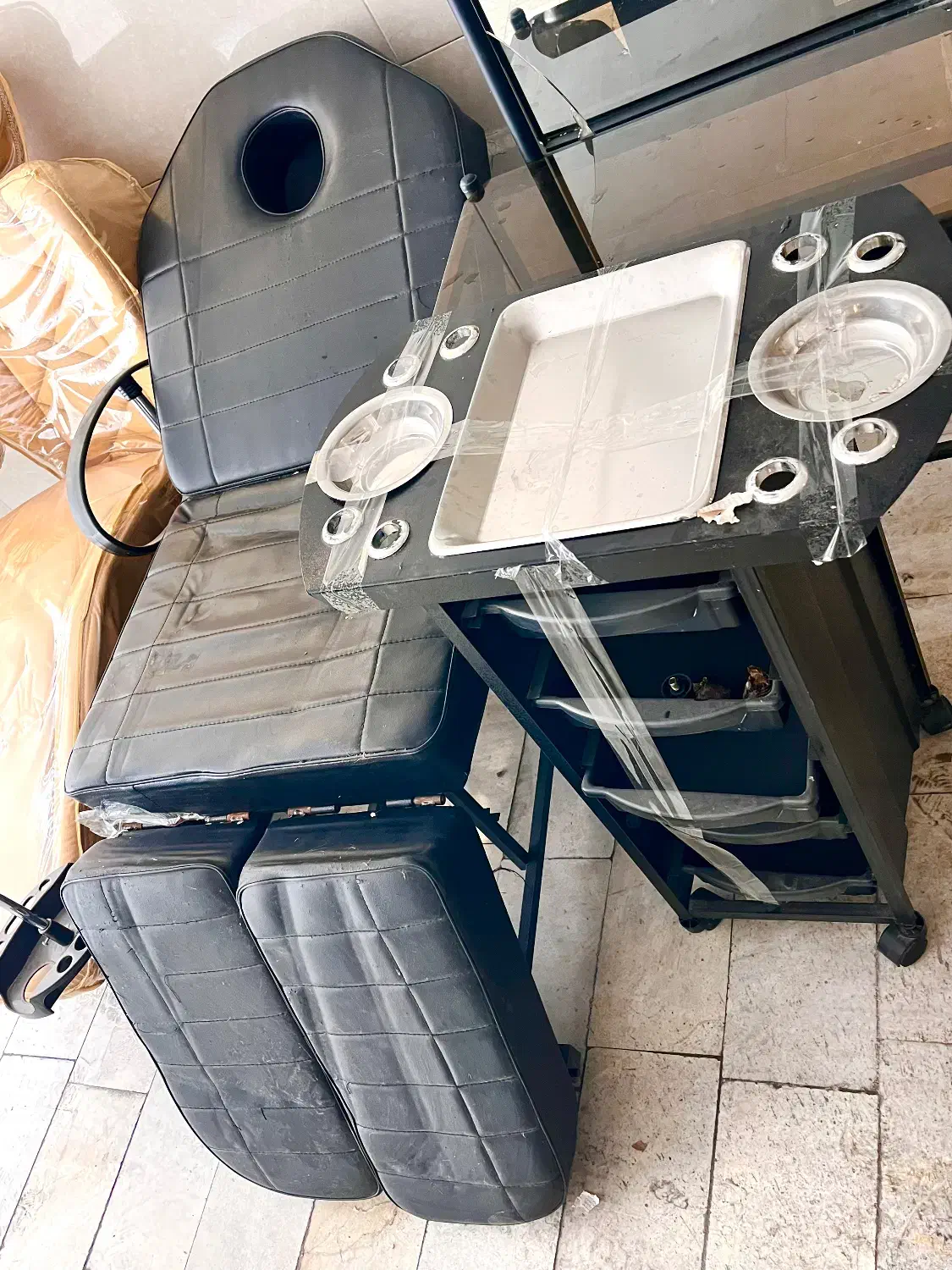 صندلی ارایشگاه در حد نو تخت تتو|آرایشگاه و سالن‌های زیبایی|تهران, مینای شمالی (مخبر)|دیوار