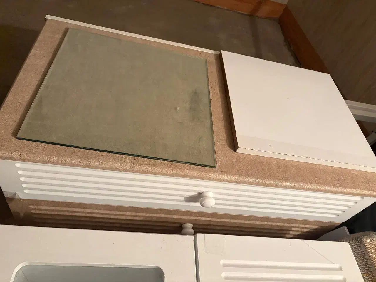 تخت و کمد سیسمونی|اسباب و اثاث بچه|مرند, |دیوار