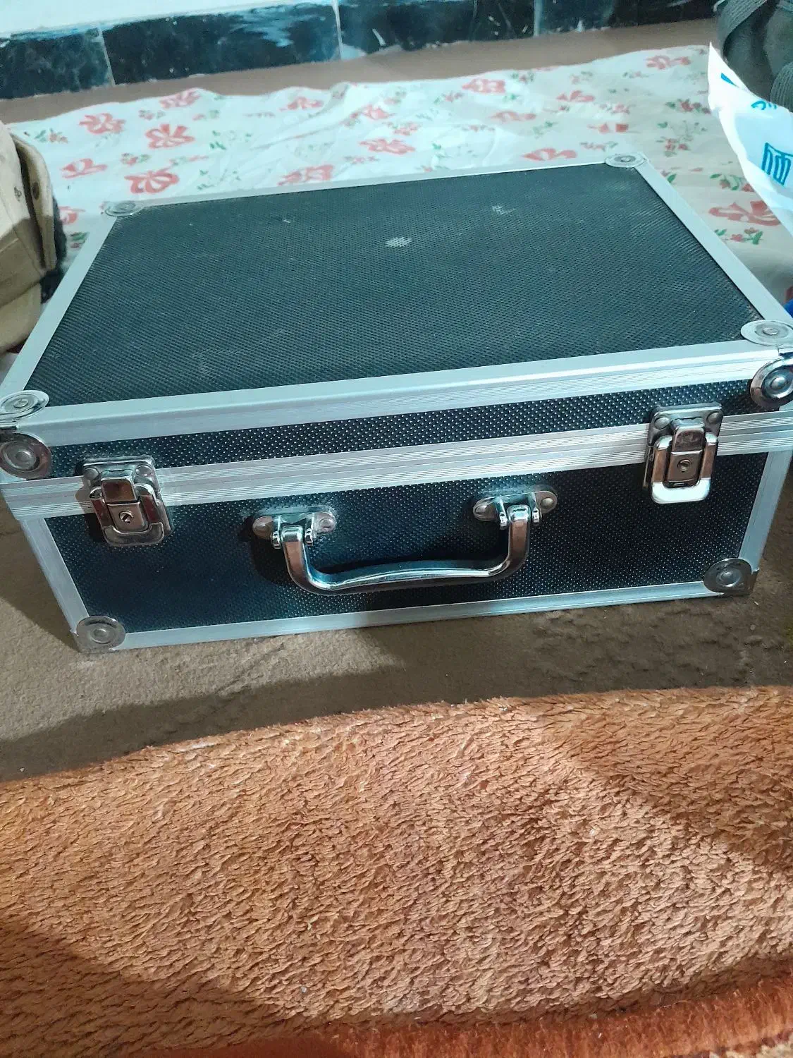 دسگاه تتو|آرایشگاه و سالنهای زیبایی|جهرم, |دیوار