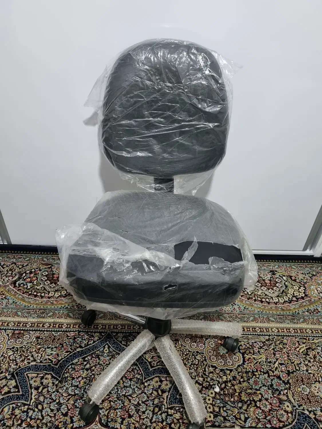 صندلی گردان|صندلی و نیمکت|زنجان, |دیوار