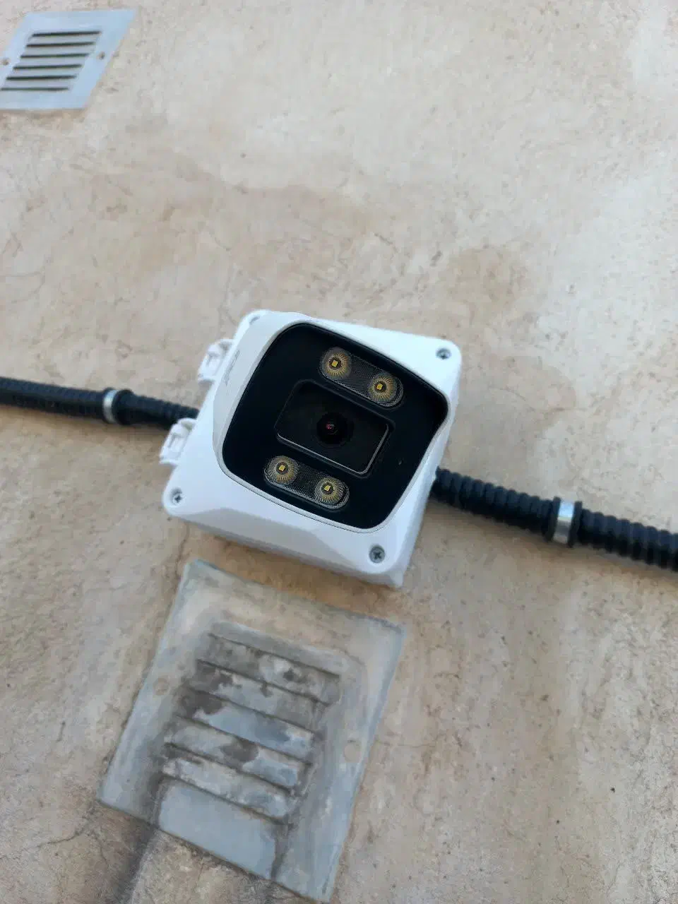 دوربین مداربسته و دزدگیر|دوربین مداربسته|کاشان, درب اصفهان|دیوار