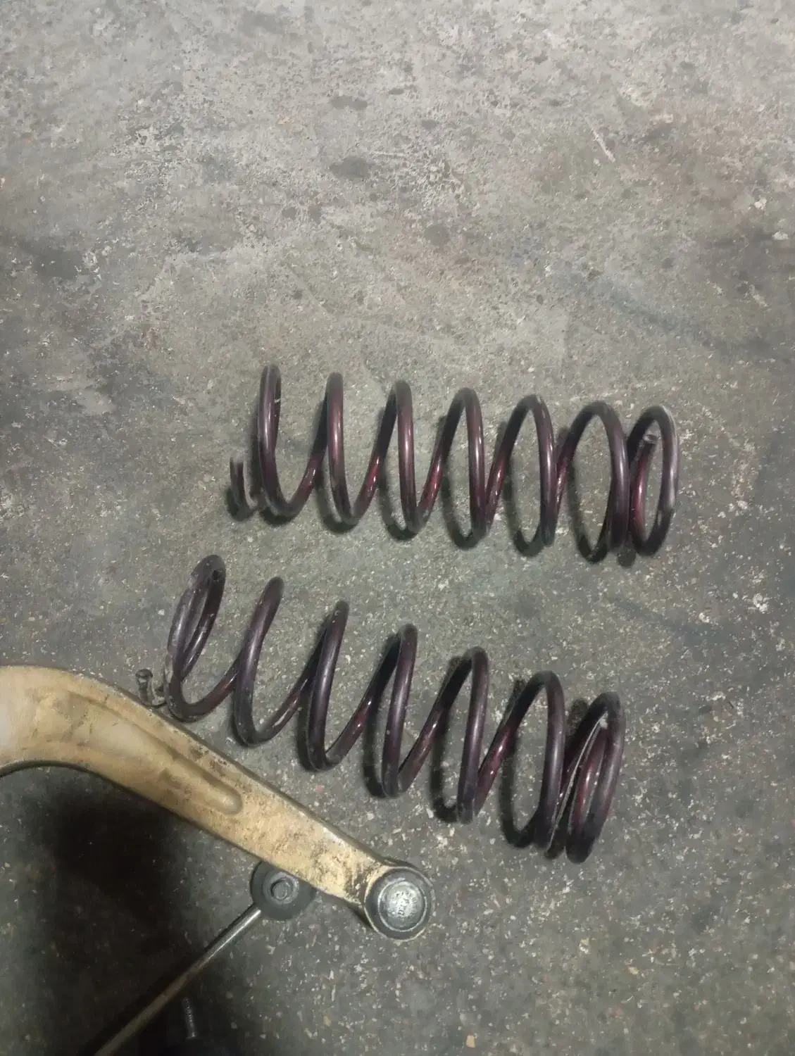 طبق و میل موج گیر 206و فنر لنزو پراید|قطعات یدکی و لوازم جانبی|شیراز, گویم|دیوار