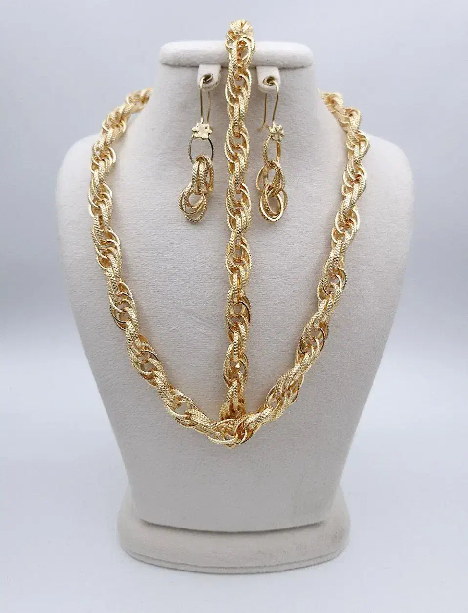 بدلیجات طلاروس۵سال گارانتی النگوانگشترنیمست عروس|بدلیجات|زنجان, |دیوار