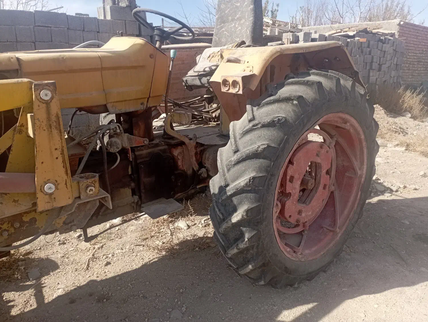 تراکتور رومانی بیلدار|خودرو سنگین|بافت, |دیوار