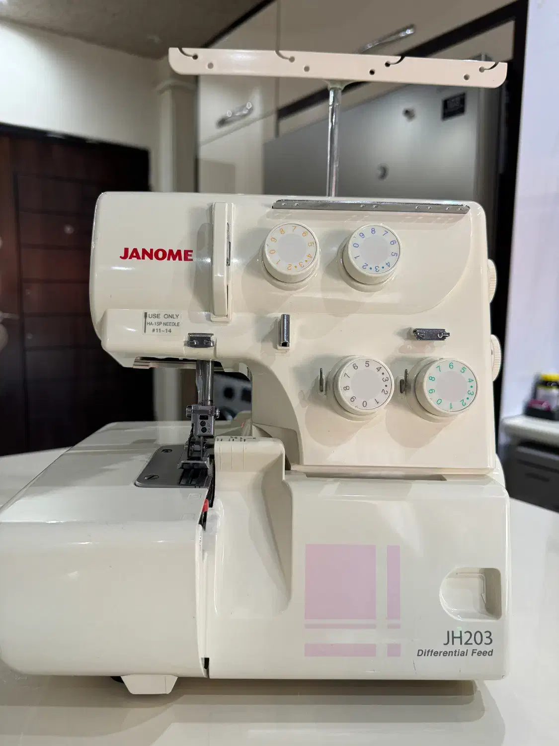 سردوز ژانومه ۴نخ درحد نوع مدل JH203|چرخ خیاطی و ریسندگی|آستانه اشرفیه, |دیوار