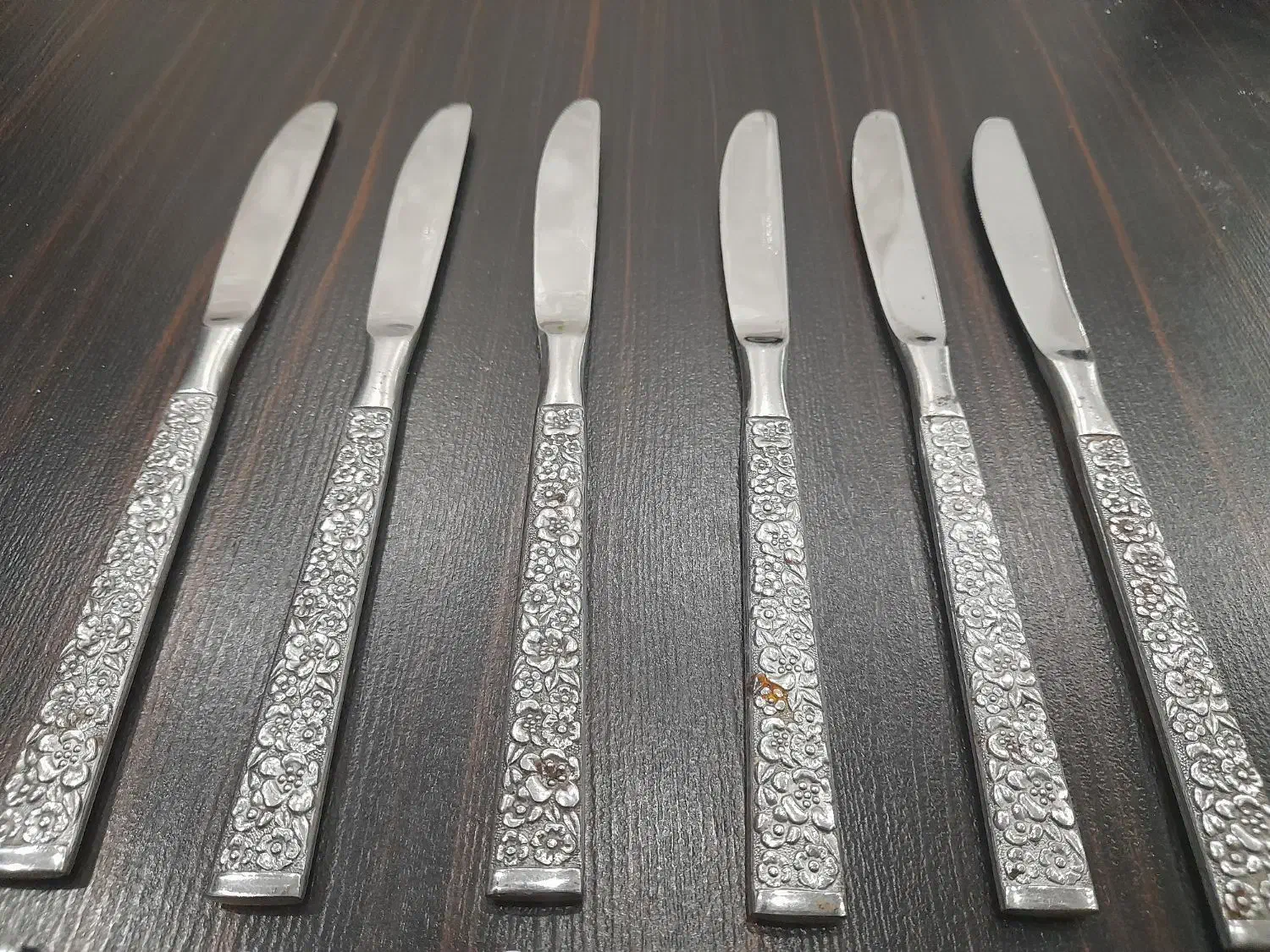 چاقو استیل اتیغه|ظروف پخت‌وپز|آستانه اشرفیه, |دیوار