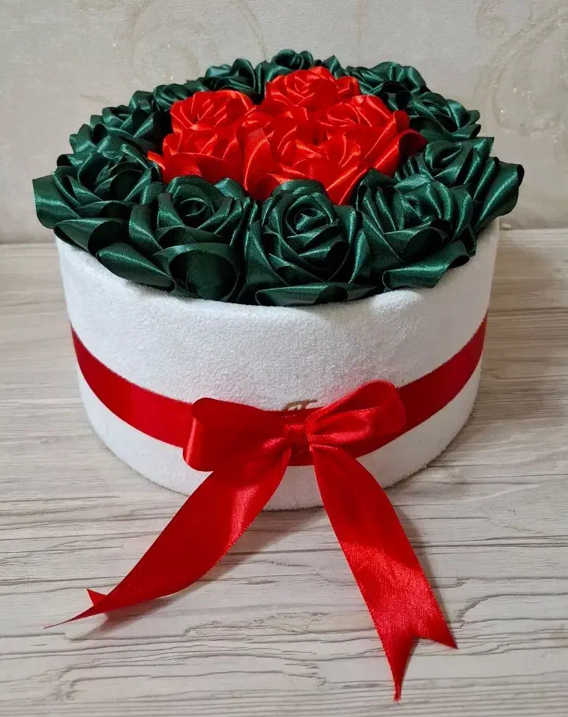 باکس وگل رز روبانی شب یلدا.تولد.خاستگاری.زایمان|گل مصنوعی|تبریز, |دیوار