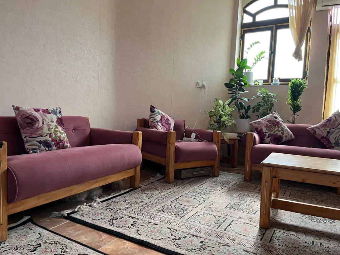 فروش یک دست مبل ۷ نفره و میز ناهار خوری ۶ نفره|مبلمان خانگی و میز عسلی|بندرعباس, |دیوار