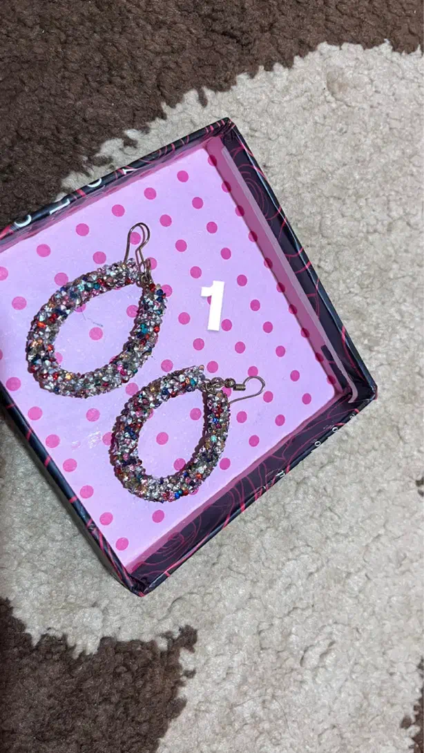 اکسسوری|بدلیجات|رویان, |دیوار