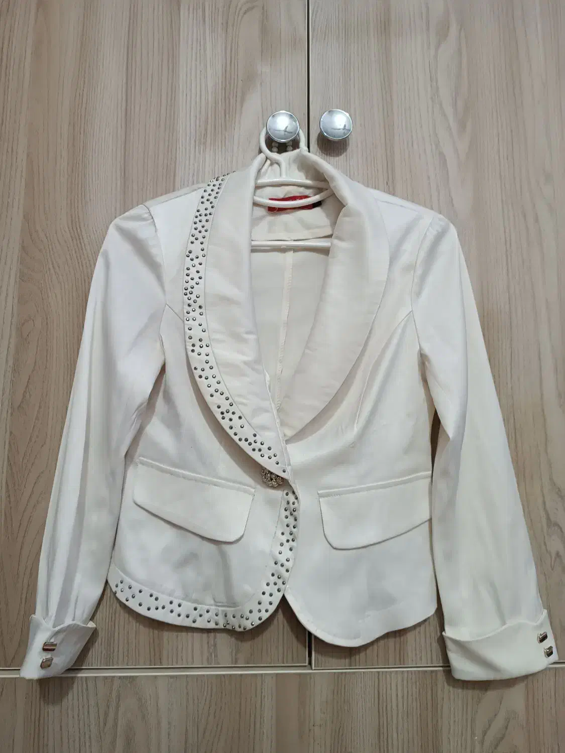 کُت مجلسی|لباس|بندرعباس, |دیوار