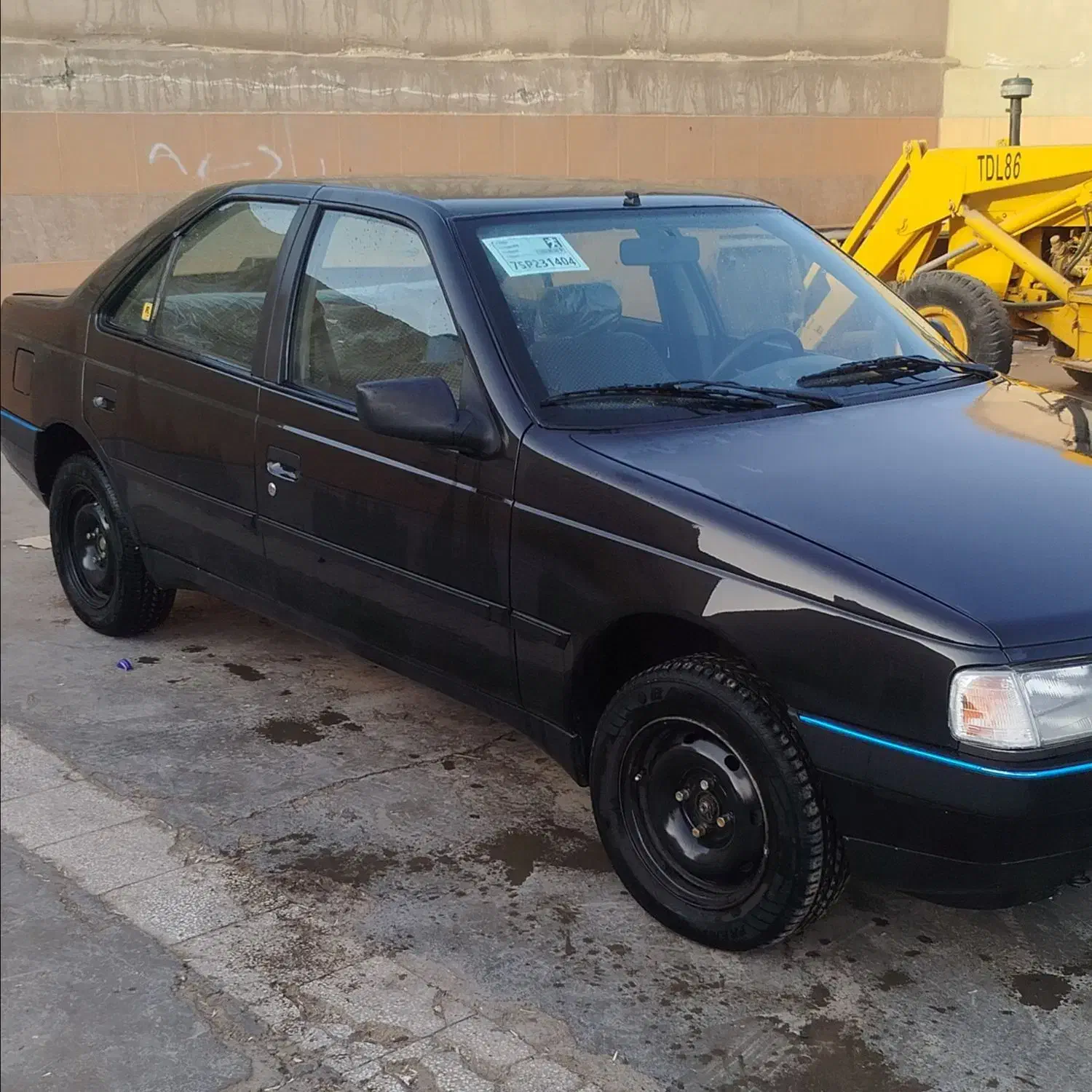 پژو ۴۰۵ مشکی عتیقه|خودرو سواری و وانت|زاهدان, |دیوار