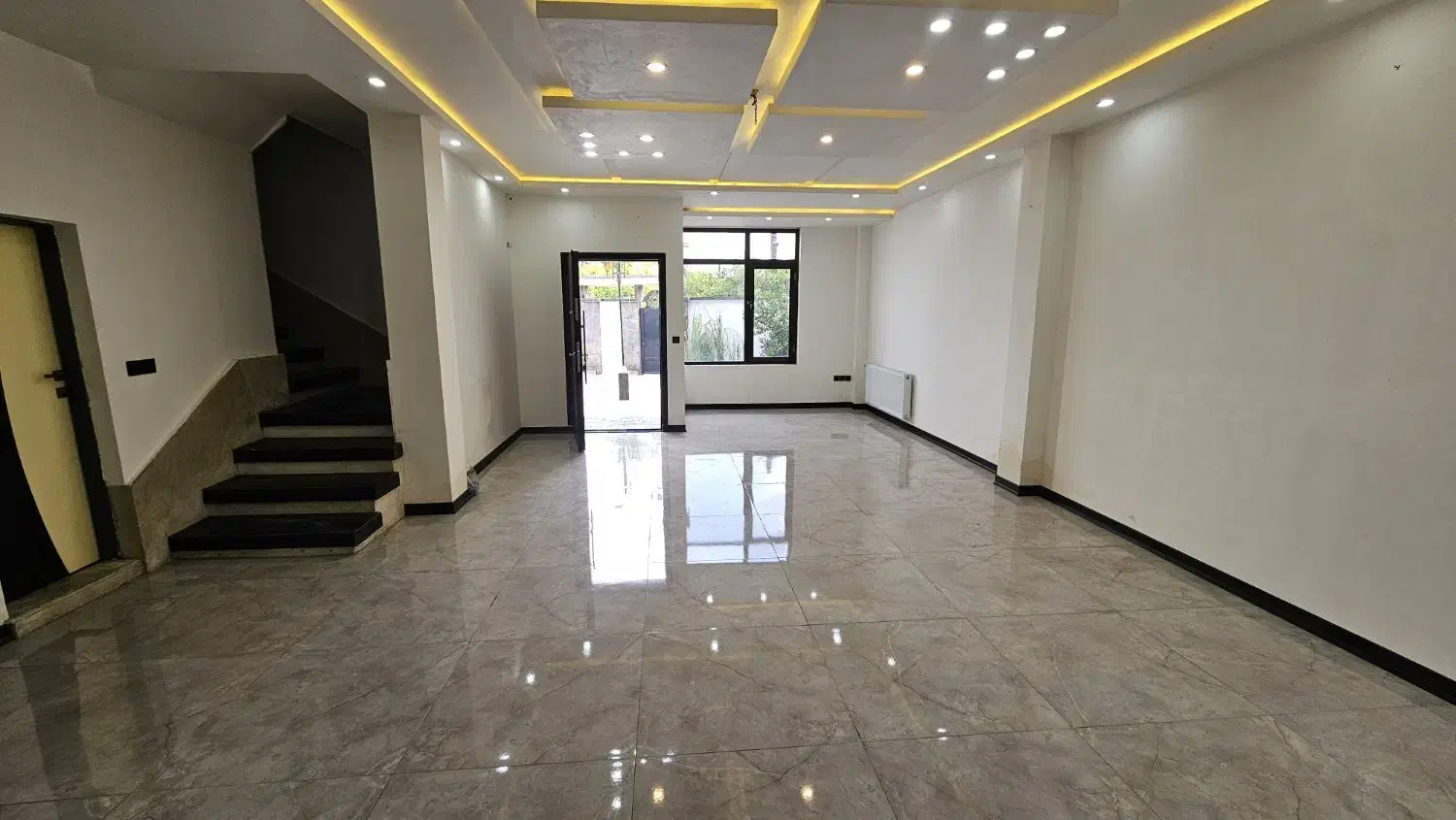 ویلا استخردار ۳۰۰متری|فروش خانه و ویلا|آمل, |دیوار