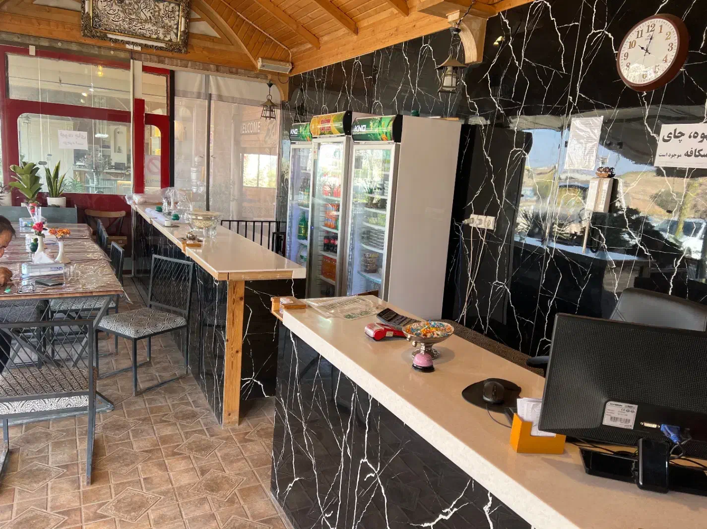 استخدام نیروی خانم جهت کار در رستوران|استخدام خدمات فروشگاه و رستوران|کاشان, صفی آباد|دیوار