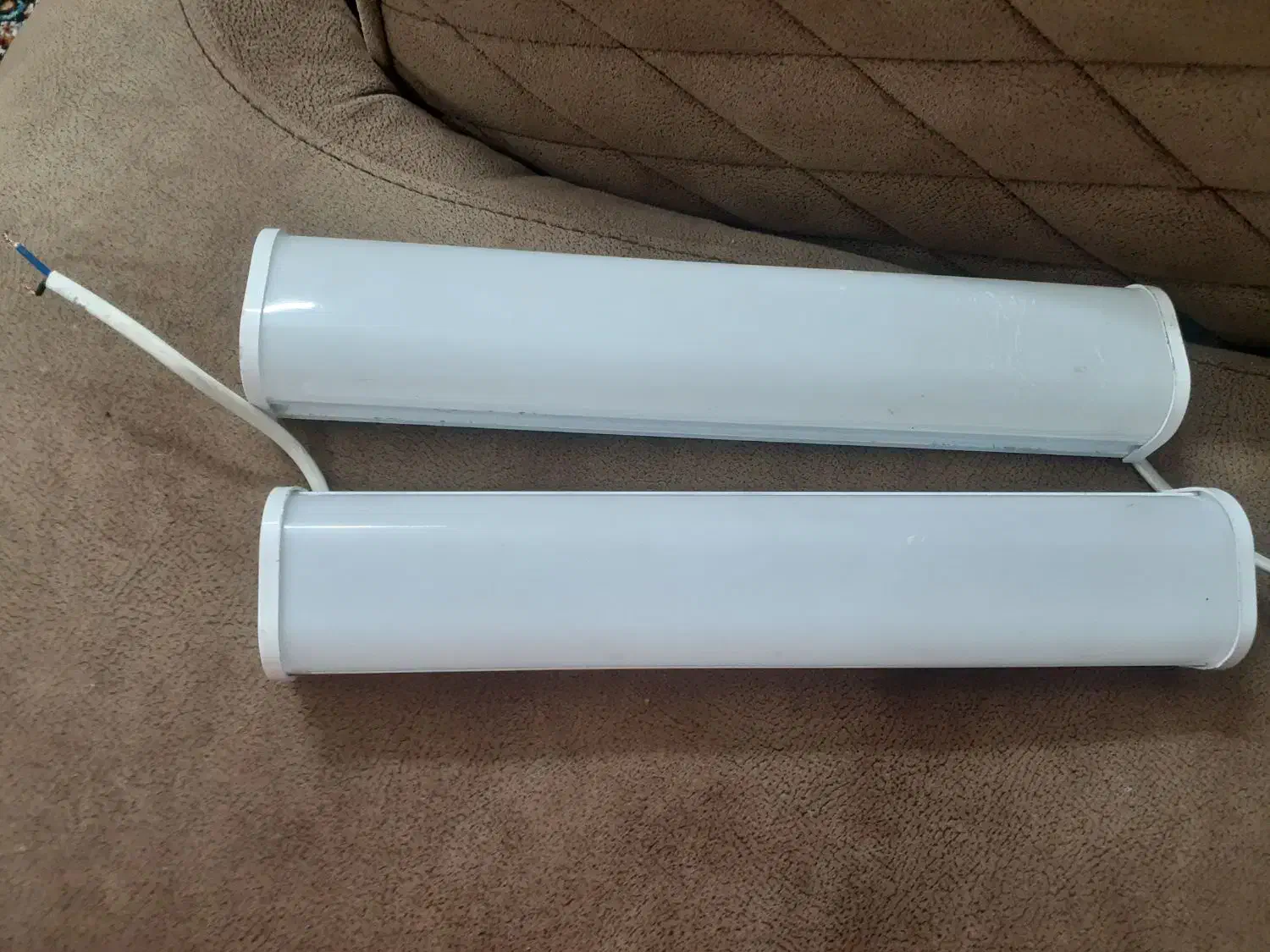 مهتابی|لامپ و چراغ|گلبهار, شهر جدید گلبهار|دیوار