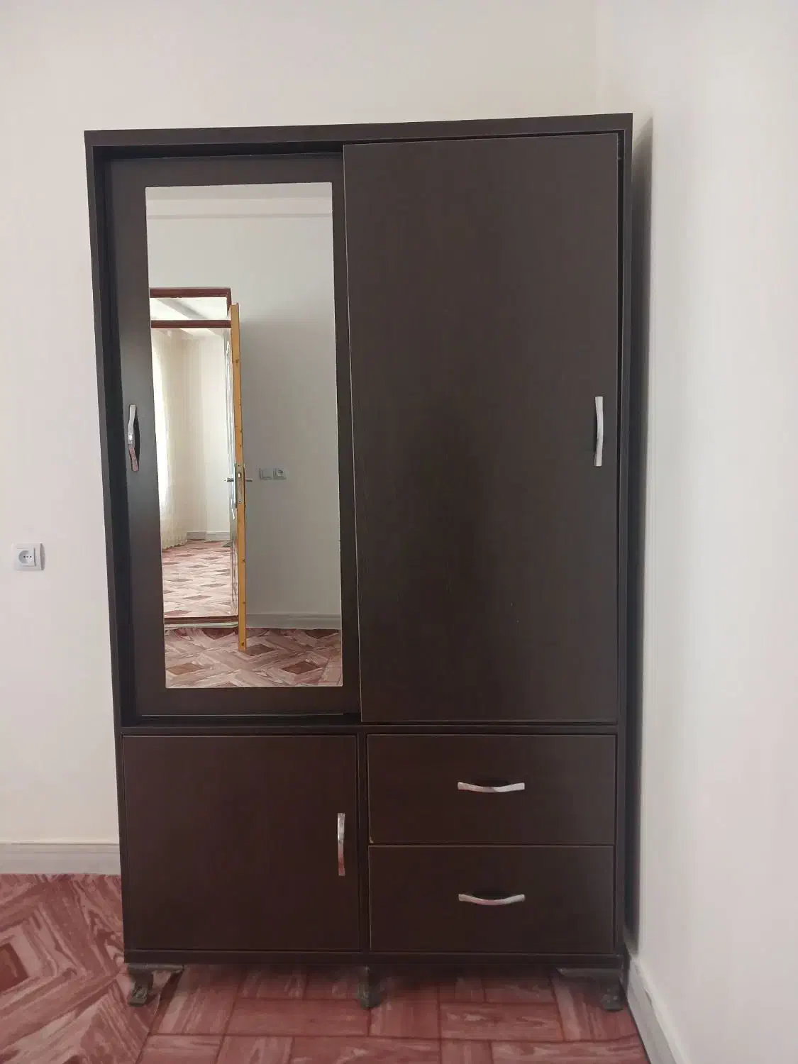 جالباسی|جاکفشی، کمد، دراور|فیروزآباد (آذربایجان), |دیوار