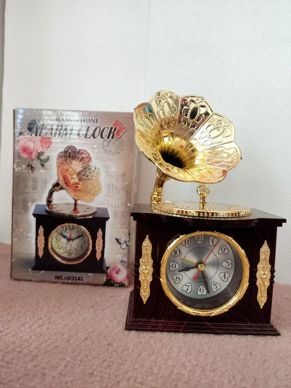 ساعت زنگدار رومیزی طرح گرامافون|ساعت دیواری و تزئینی|چوبر, |دیوار