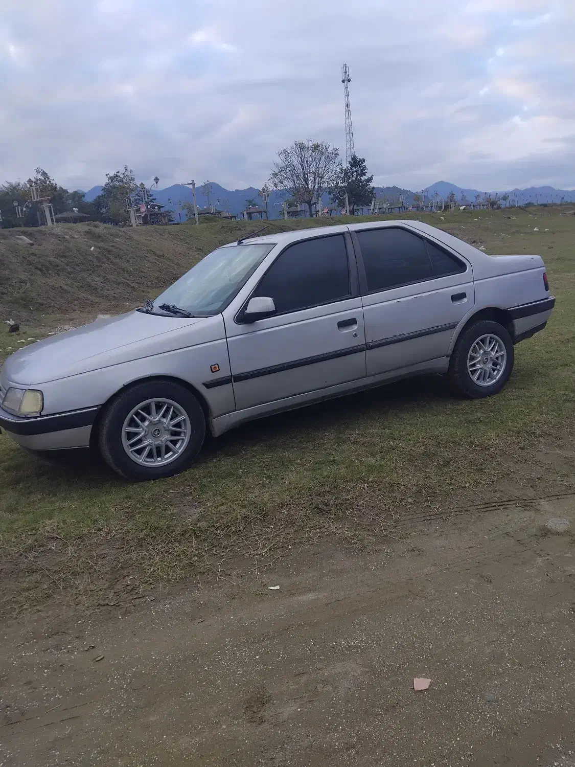 فروش فوری|خودرو سواری و وانت|حویق, |دیوار