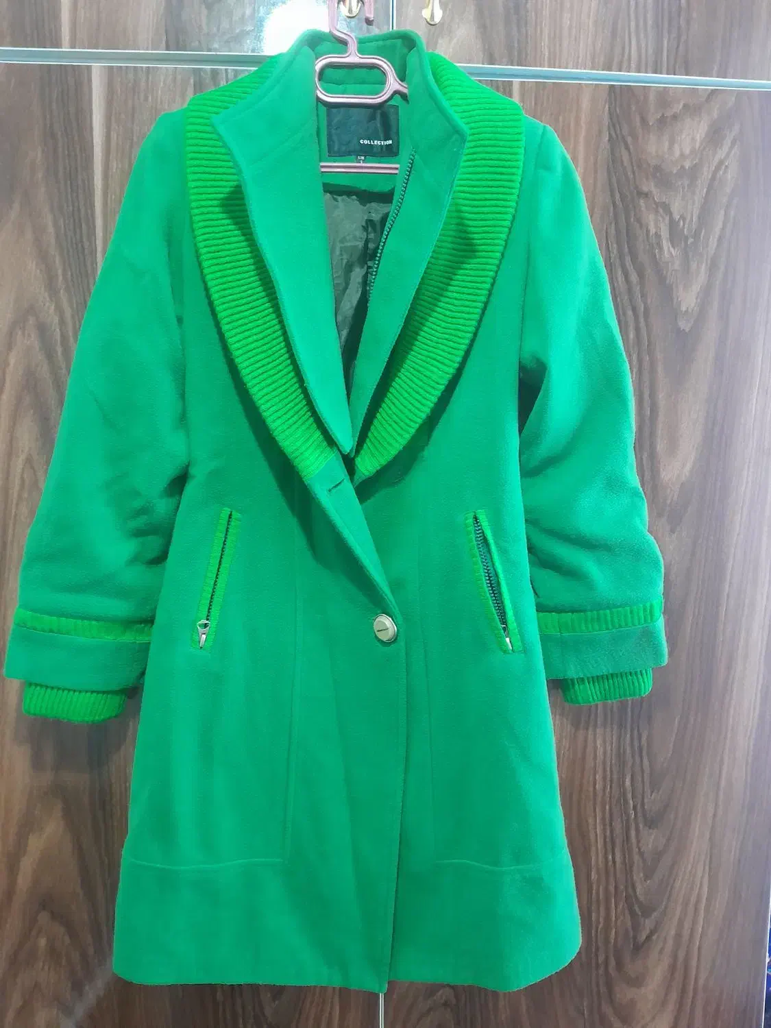 پالتو|لباس|گرگان, |دیوار