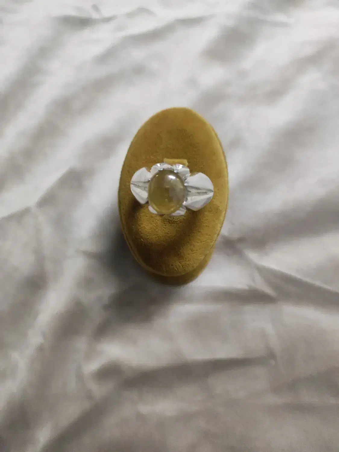 انگشتر زمرد و یاقوت زرد|جواهرات|اصفهان, مسجد مصلی|دیوار