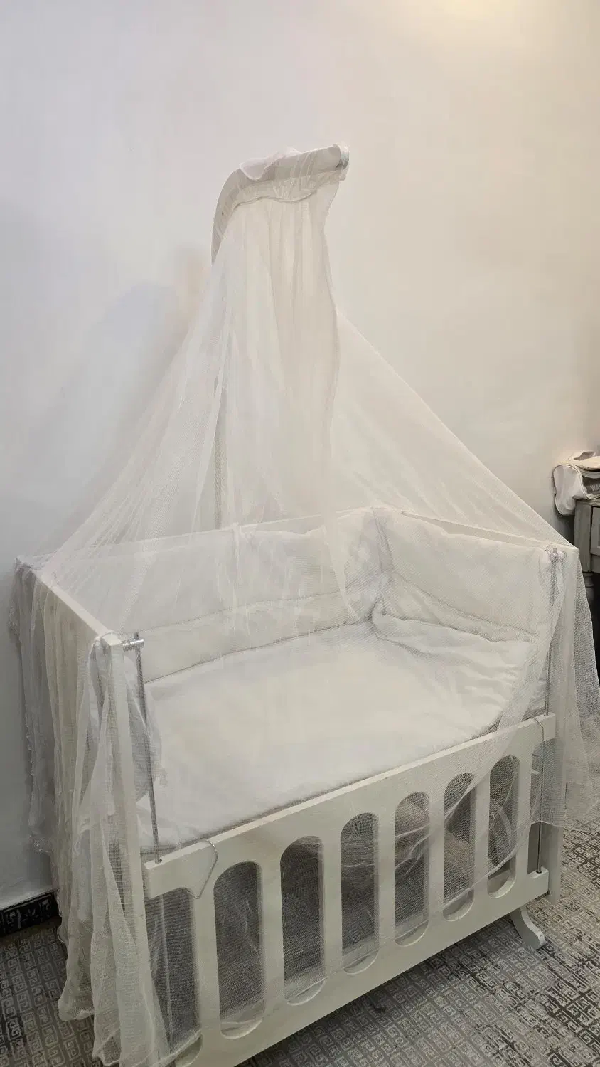 تخت کنار مادر سفید|تخت و صندلی بچه|رشت, اسماعیل آباد|دیوار