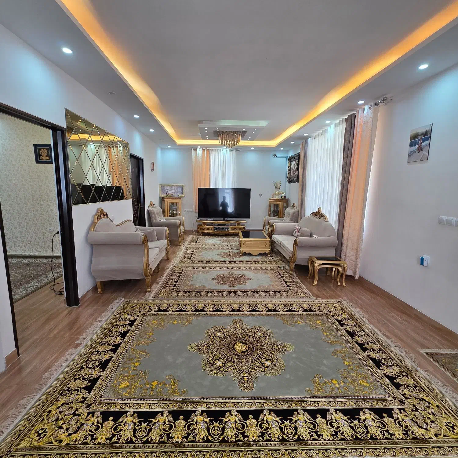 ویلا باغ استخردار آب گرم|اجارهٔ کوتاه‌مدت ویلا و باغ|سنندج, |دیوار