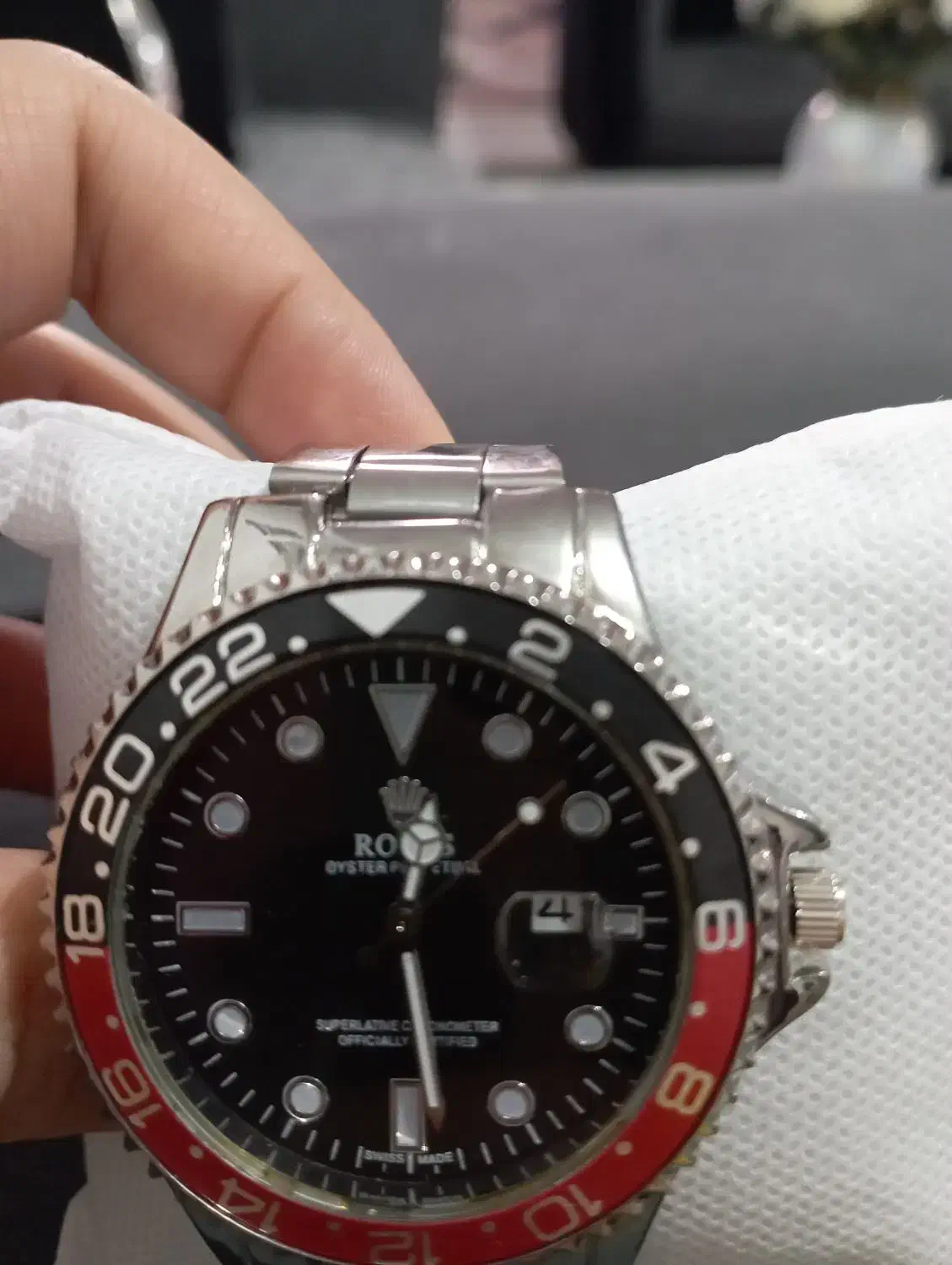 ساعت رولکس نو|ساعت|رباط‌کریم, رباط‌کریم|دیوار