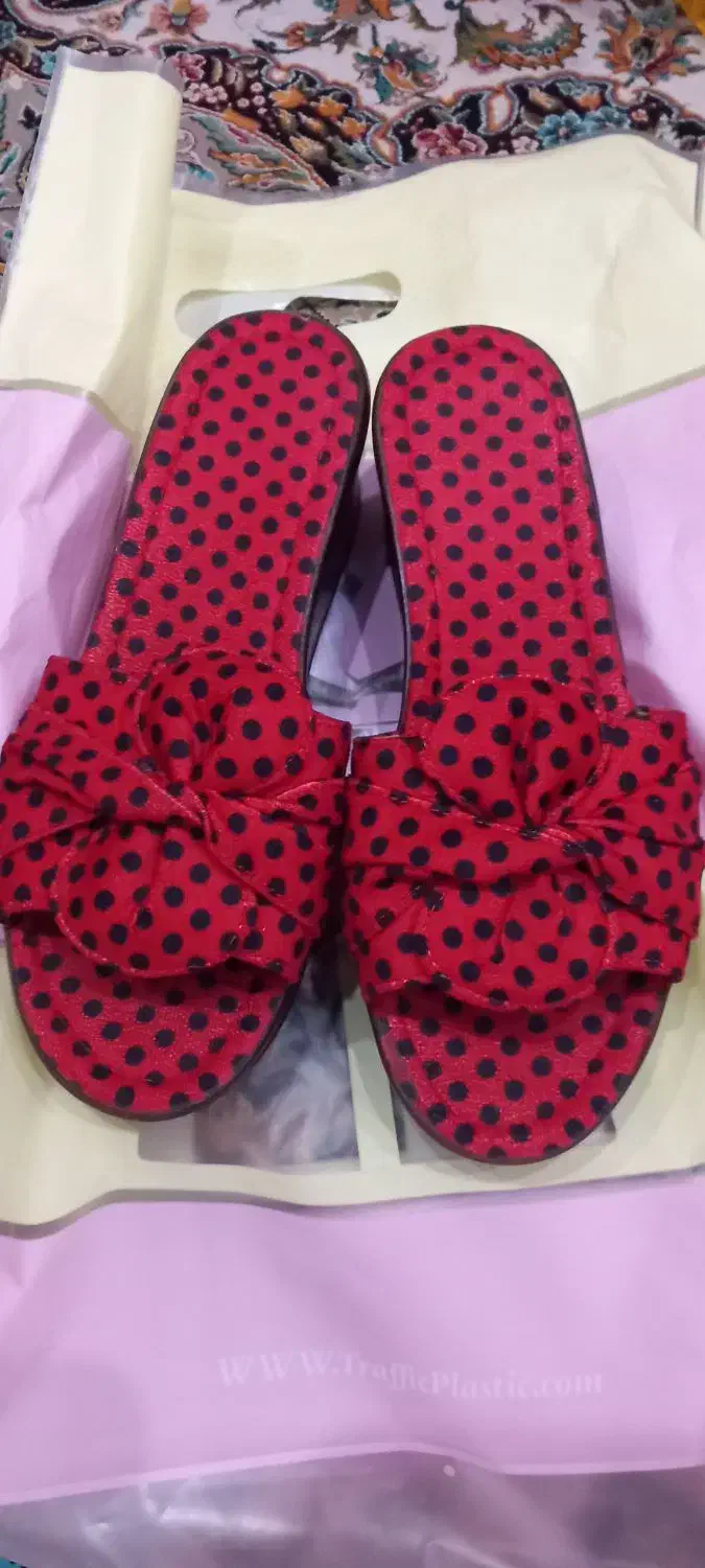 دمپایی دخترانه|کیف، کفش، کمربند|اندیشه, اندیشه فاز ۶|دیوار