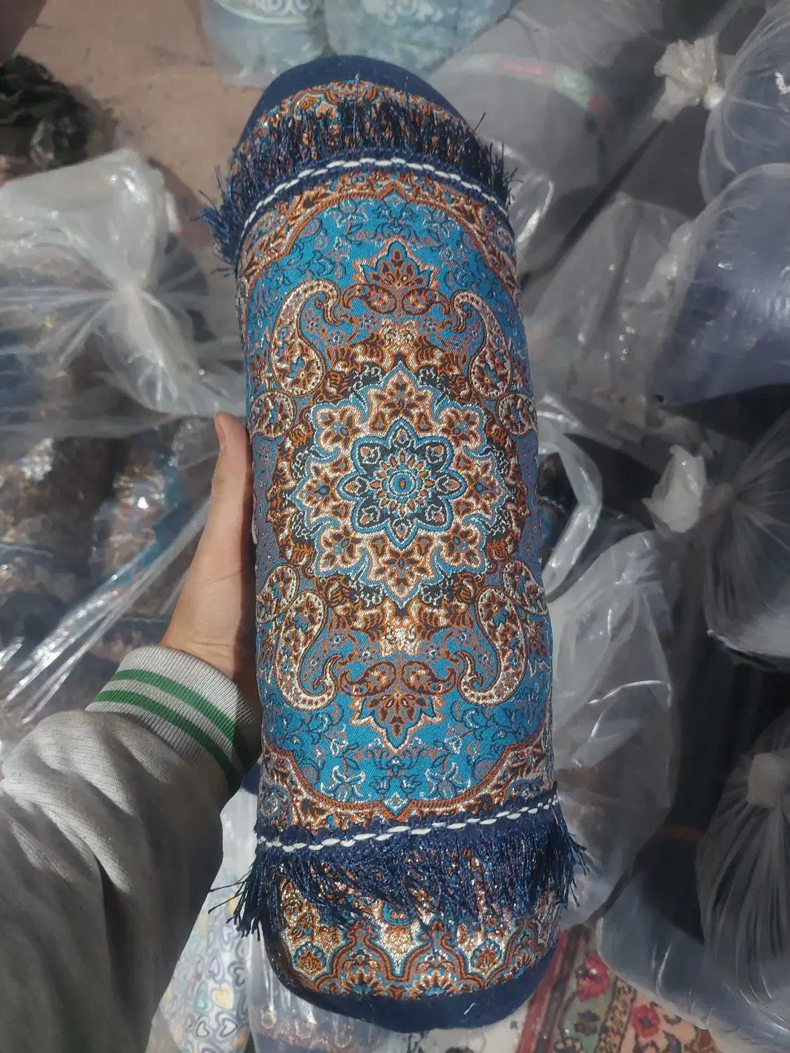 پشتی گردسنتی مسافرتی|پشتی|اصفهان, کارلادان|دیوار