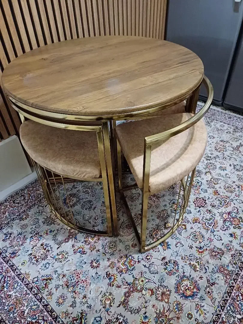 چندتا میز وبا دوتا سرویس خواب بخاطر کم جایی|مبلمان خانگی و میز عسلی|کنگاور, |دیوار