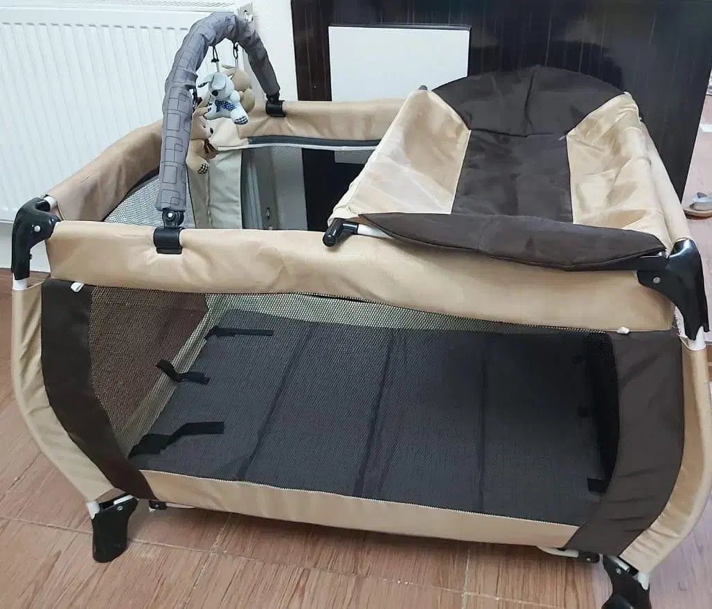 تخت پارک دلیجان|تخت و صندلی بچه|شاهینشهر, عطار|دیوار