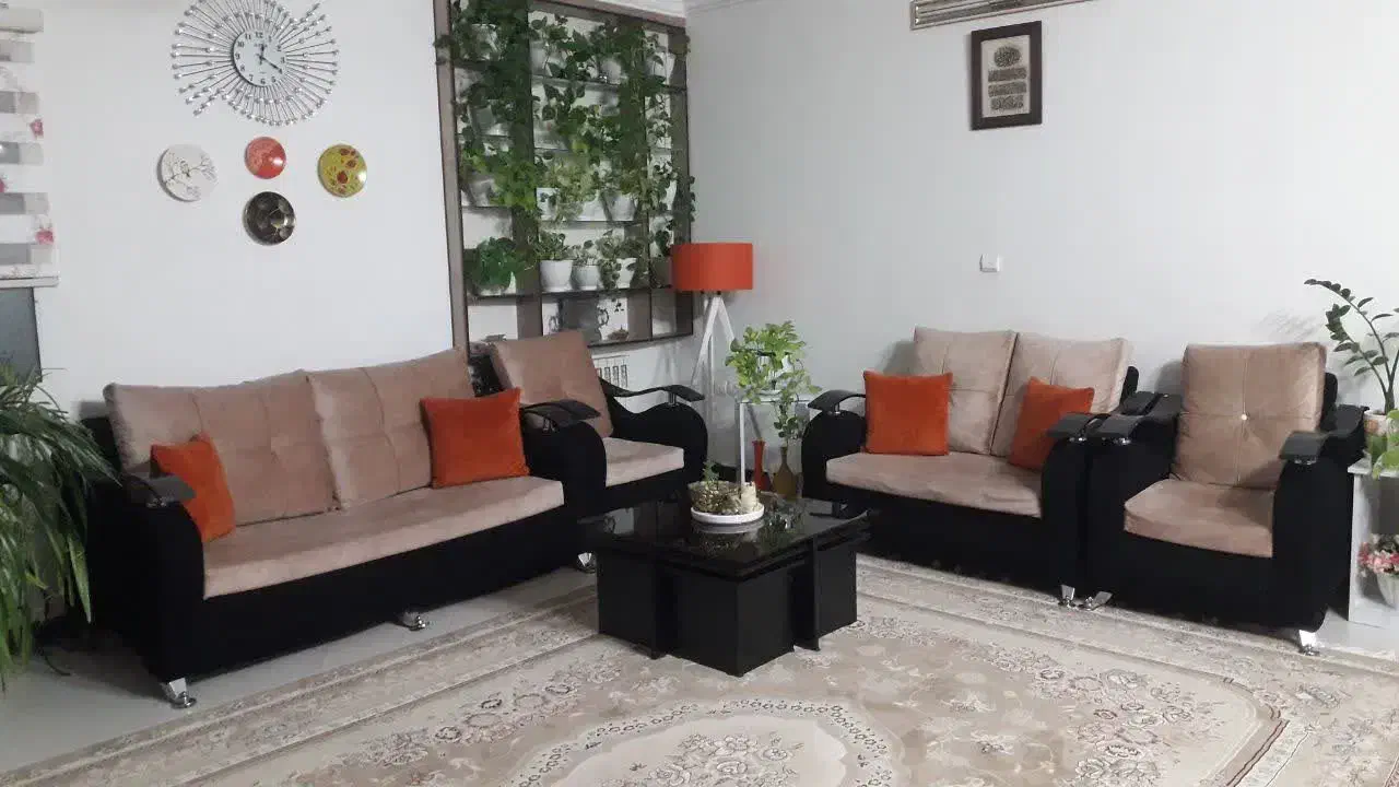 مبل نیمه راحتی ۷ نفره به همراه میز و عسلی|مبلمان خانگی و میز عسلی|بیرجند, |دیوار