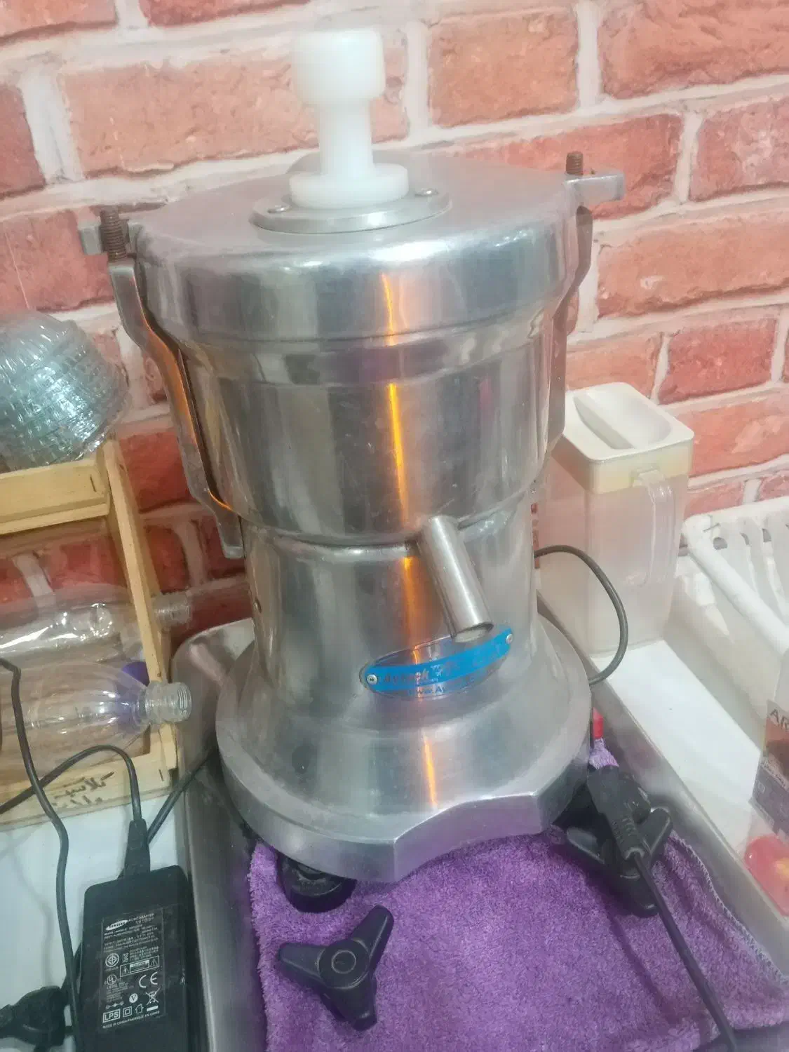 آب هویج گیری صنعتی|آبمیوه‌گیر و آب‌مرکبات‌گیر|پرند, فاز ۵|دیوار