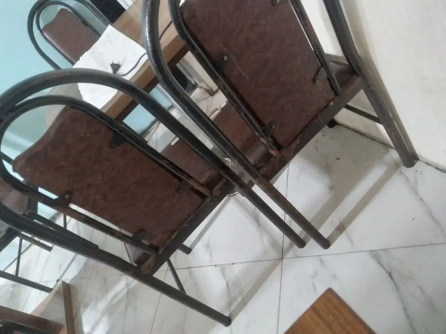 تعدادی صندلی برای فروش فوری|کافیشاپ و رستوران|رشت, سعدی (تختی)|دیوار