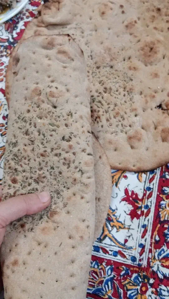 نان تازه تنوری با آرد کامل (سفارش روز قبل)|خوردنی و آشامیدنی|قم, دروازه ری|دیوار
