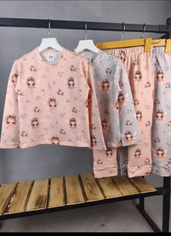 لباس بچگانه|کفش و لباس بچه|زاهدان, |دیوار