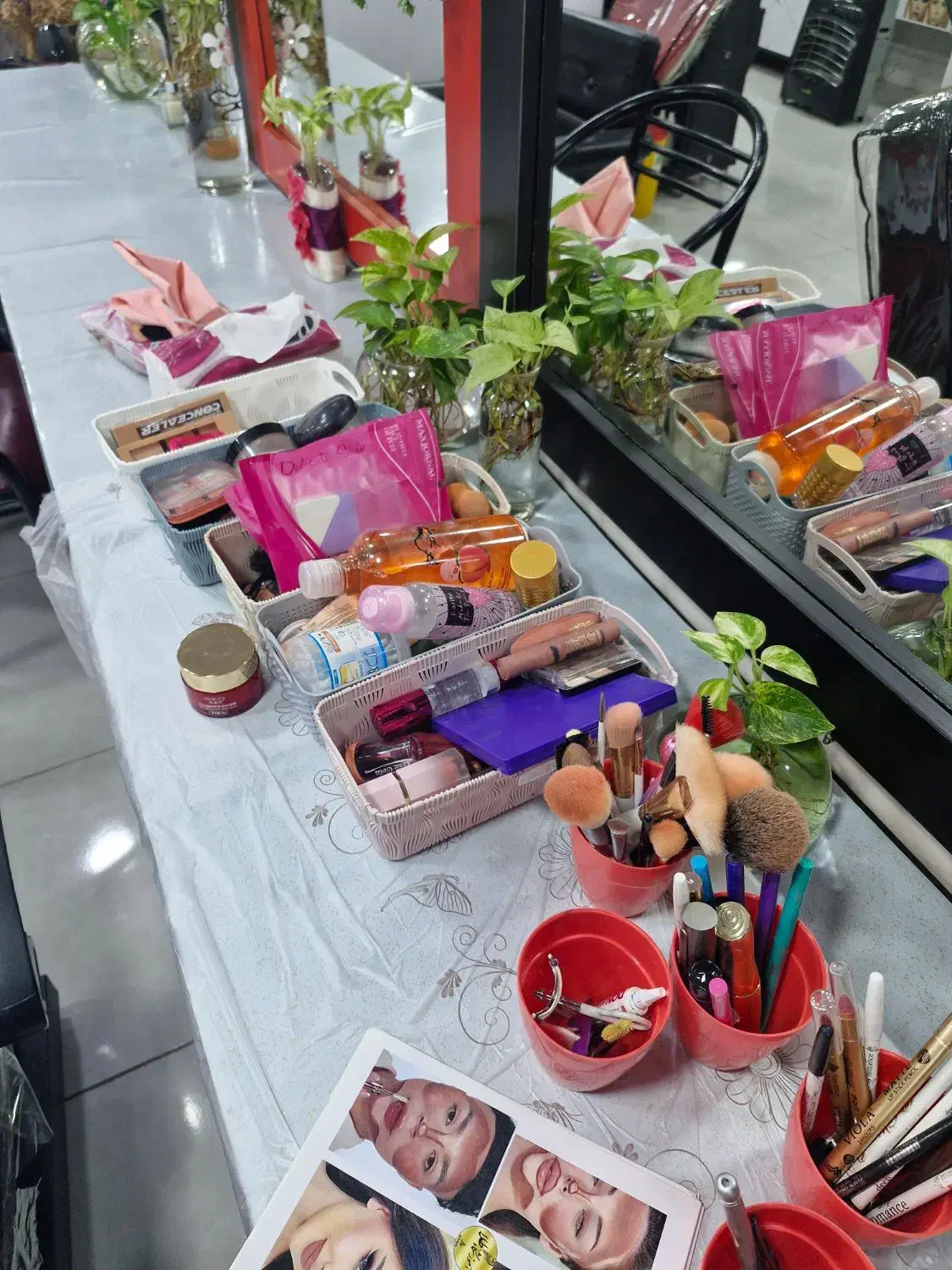 مدل میکاپ ابرو. کوتاهی. شنیون . مژه موقت|خدمات آرایشگری و زیبایی|رشت, حمیدیان|دیوار