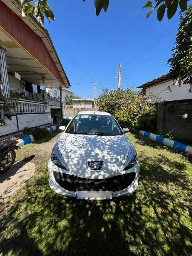 207 سقف فلز سفید دنده ای هیدرولیک Tu5 مدل 1404 خشک|خودرو سواری و وانت|تالش, تالش|دیوار