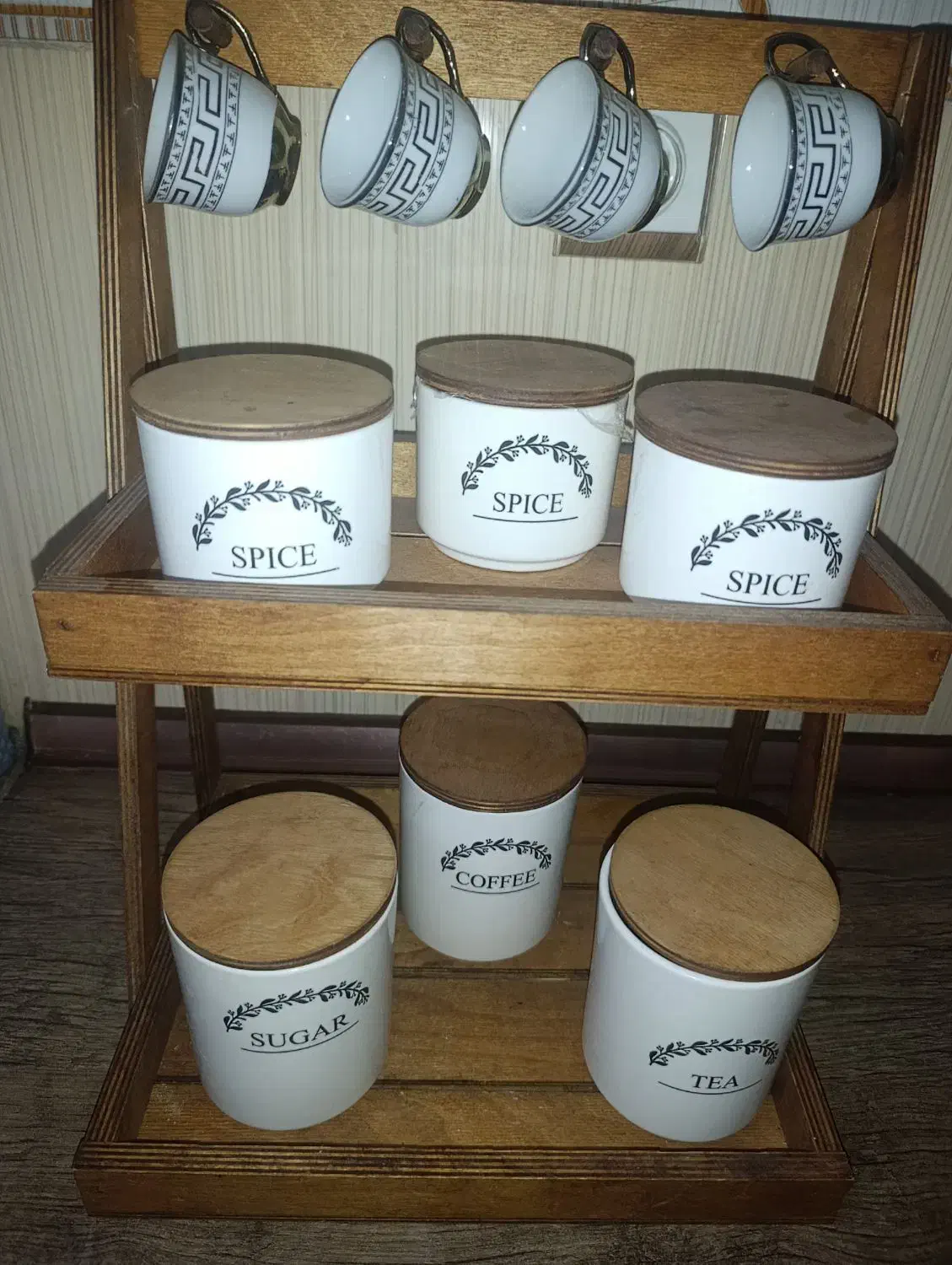 پاسماوری|آب‌چکان و نظم‌دهنده ظروف|قم, شاه ابراهیم|دیوار